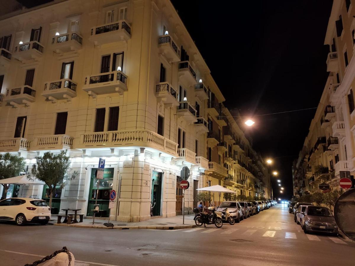 Appartamento Con Cortile A 30 Mt. Dal Mare Bari Extérieur photo